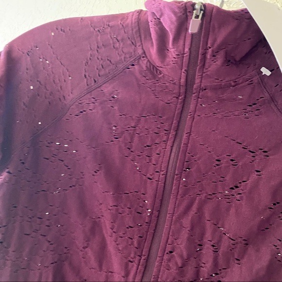 NEW Fabletics perforated jacket size small - Picture 2 of 3